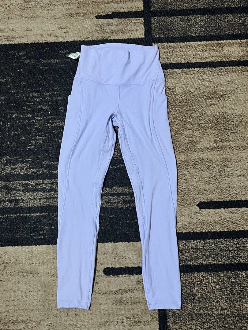 FOR SALE (Category: Other Bottoms) located in Bulacan. Submitted by sef19 (Listing ID 1469278095, Image 2). Description: LULULEMON - size : 4 dot condition : excellent price : ₱400 - mop : gcash / jnt pm 📩📩📩 📍BULACAN.