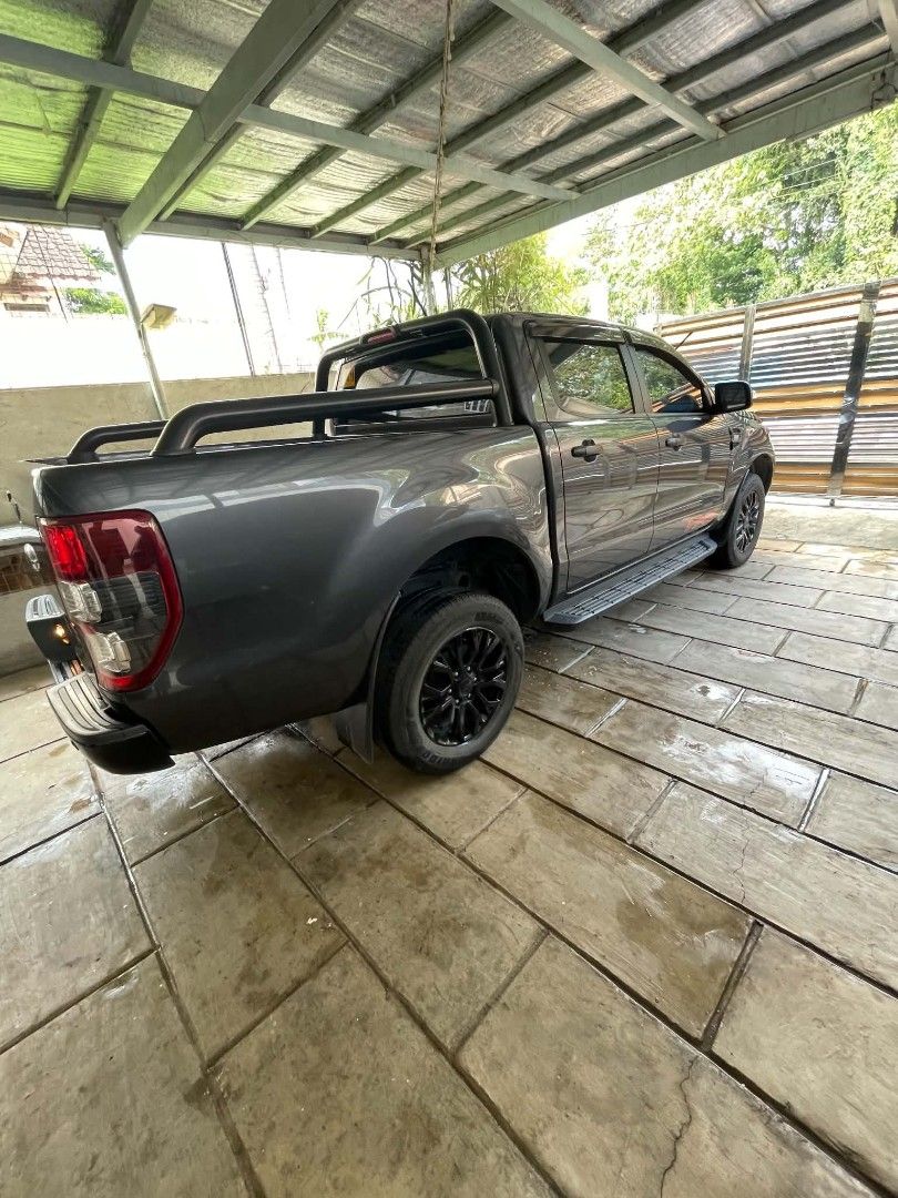 Ford Ranger (Category: Used Cars) located in Manila. Submitted by amberot04 (Listing ID 1469165928, Image 1). Description: Ford ranger fx 4 (2020 model ) 1st owned 21k mileage newly registered 2026 metallic gray new PMS new front tires asking price 850k( Negotiable) original docs..