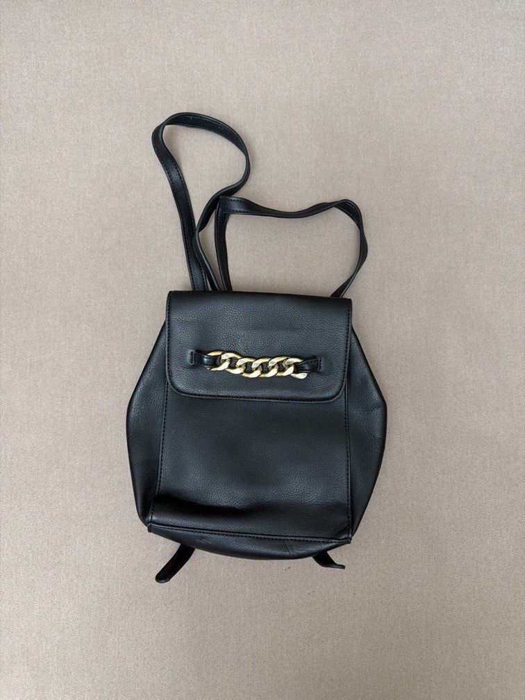 Forever 21 Black Leather Mini backpack (Category: Backpacks) located in Las Pinas. Submitted by thealyssacloset (Listing ID 1469240027, Image 1). Description: .