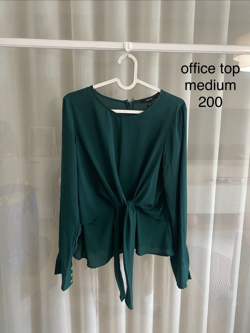 Forever 21 Dark Green Office Top Medium (Category: Blouses) located in Quezon City. Submitted by jmxyz (Listing ID 1469203197, Image 1). Description: - size: medium 📍 greenfield, mandaluyong.