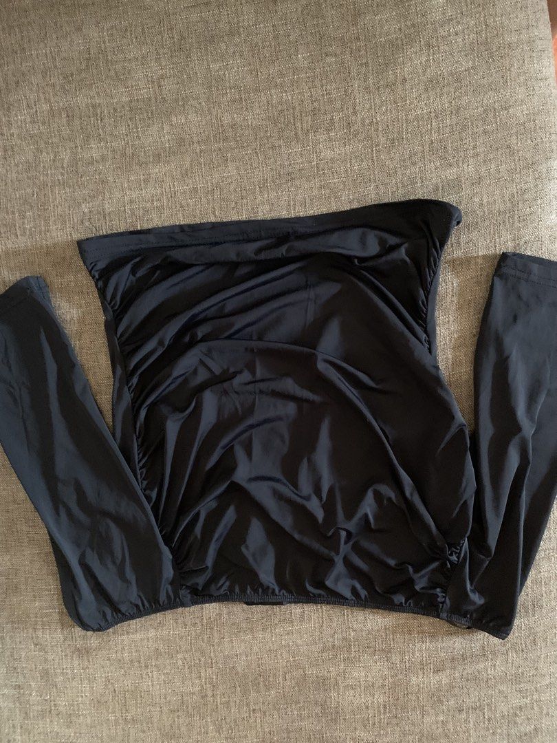 Forever 21 ruched off should short sleeved top (Category: Others Tops) located in Camalig. Submitted by abyssia (Listing ID 1469186534, Image 1). Description: .