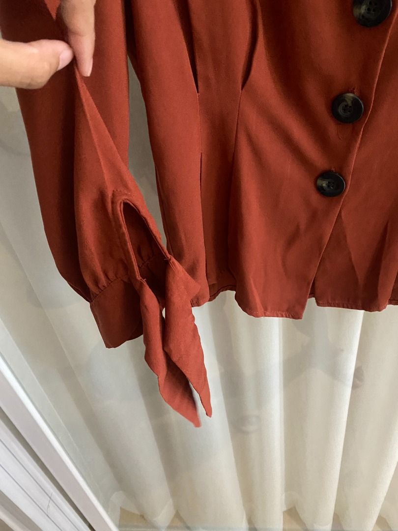 Forever 21 Rust Orange Office Top Medium (Category: Blouses) located in Quezon City. Submitted by jmxyz (Listing ID 1469203387, Image 2). Description: - size: medium 📍 greenfield, mandaluyong.