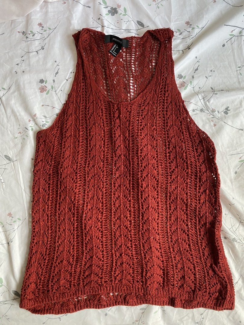 Forever 21 Tank Top (Category: Sleeveless) located in Paranaque City. Submitted by declutterbykat (Listing ID 1469180898, Image 1). Description: 🔖 rfs: decluttering 📍 parañaque city 💸 mop: gcash or maya only 🚖 mod: lalamove, grab, or jnt .