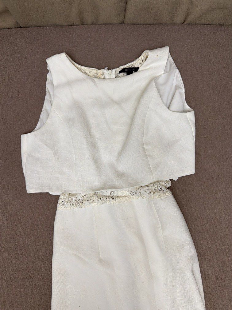Forever 21 White Dress (Category: Dresses) located in Las Pinas. Submitted by thealyssacloset (Listing ID 1469241219, Image 2). Description: .