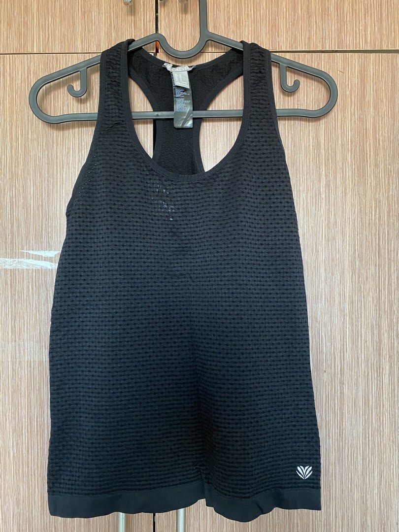 Forever 21 Workout Tank Top (Category: Activewear) located in Paranaque City. Submitted by declutterbykat (Listing ID 1469181748, Image 1). Description: 🔖 rfs: decluttering 📍 parañaque city 💸 mop: gcash or maya only 🚖 mod: lalamove, grab, or jnt .