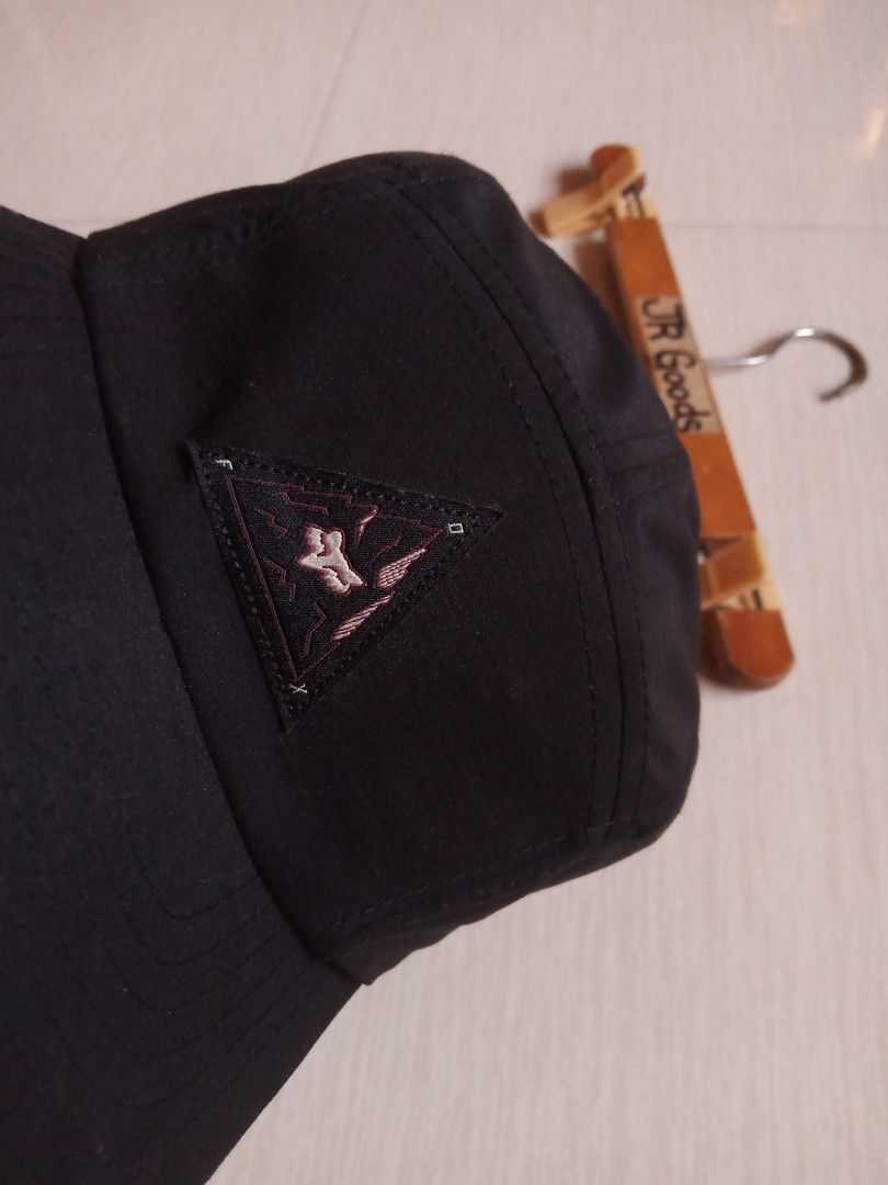 Fox Head Black Snapback Hat (Category: Caps & Hats) located in Tanay. Submitted by jrgoods (Listing ID 1469326719, Image 2). Description: Fox OSFA Excellent to new condition 650+ship TANAY RIZAL LOCATION SHIPPING NATIONWIDE - Design: Embroidered mountain triangle patch on front with small Fox logo tab on back - Material: 100% polyester - Fit: OSFA (One Size Fits All) with adjustable plastic snapback closure - Details: Inside label shows Irvine, C