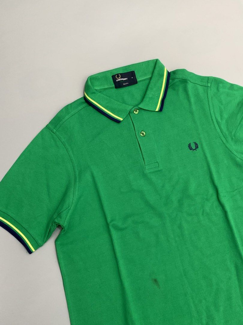 Fred Perry Green Polo Shirt (Category: Tshirts & Polo Shirts ) located in Mexico. Submitted by bugskiethrift (Listing ID 1469253238, Image 2). Description: size: medium slim fit 20x27 good as new condition need wash only since na stock sa drawer bump a message for more info .