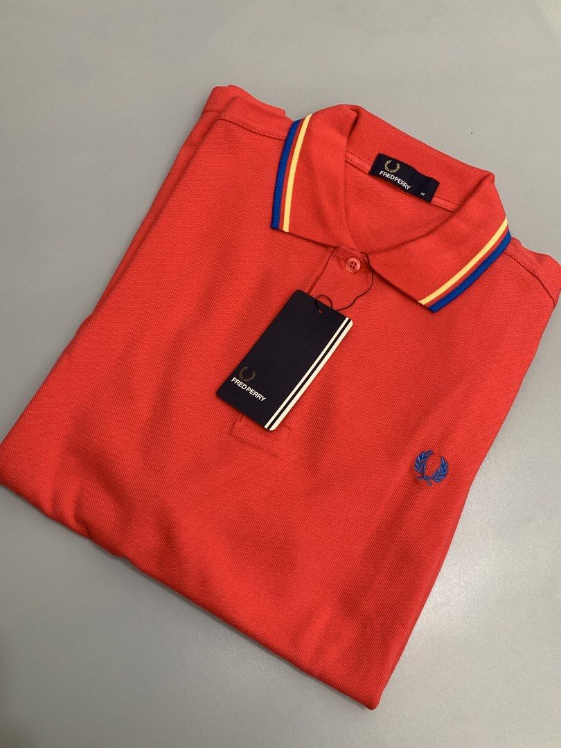 Fred Perry Polo Shirt (Category: Tshirts & Polo Shirts ) located in Mexico. Submitted by bugskiethrift (Listing ID 1469253740, Image 3). Description: Size: medium 21x27 good as new condition with hangtag complete tags bump a message for more info.