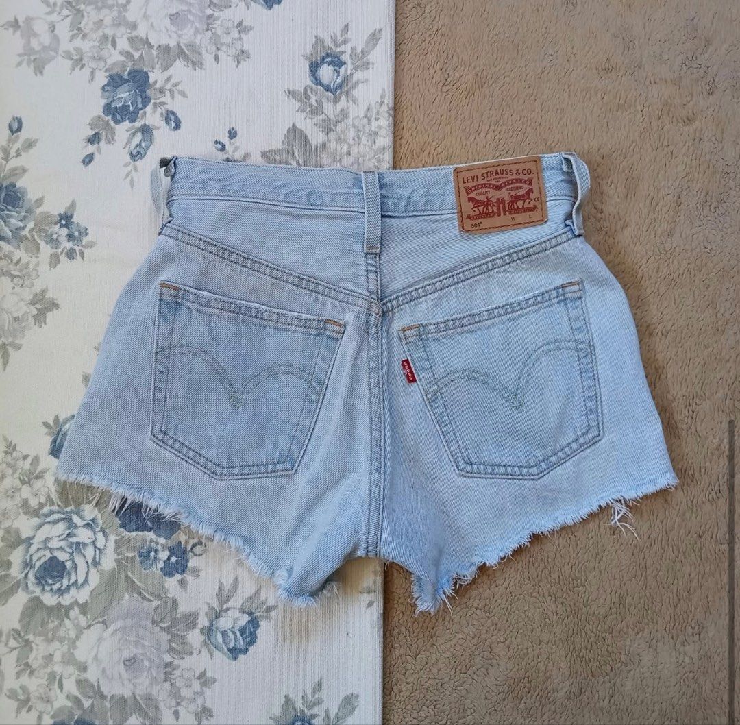 FREE SF | Levis Denim Shorts (Category: Shorts) located in Baguio. Submitted by the.lostwardrobe (Listing ID 1469170915, Image 3). Description: Levis Denim Shorts - no flaws/issues - size: 24-25 - length: 12 Loc: Baguio City PHP 400 shipped (fixed).