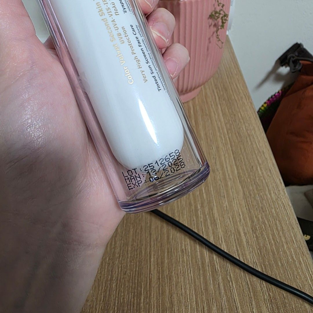 Frezyderm Tinted Sunscreen SPF 50 (Category: Face Care) located in Paranaque City. Submitted by paurororo (Listing ID 1469268460, Image 3). Description: Bought from my Derma for P2550 Used thrice only Comes with a box .