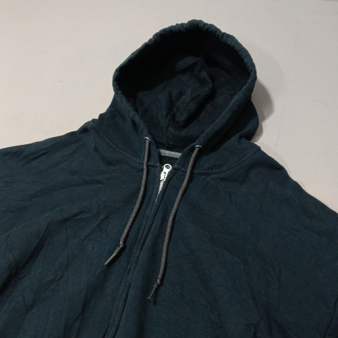 Fruit Of The Loom (Category: Hoodies) located in Pili. Submitted by jevin_ukay (Listing ID 1469184838, Image 2). Description: FRUIT OF THE LOOM XL ON TAG LIGHTLY USED EXCELLENT COLOR:10/10 DIMES: 23X28 LOCATION BICOL.