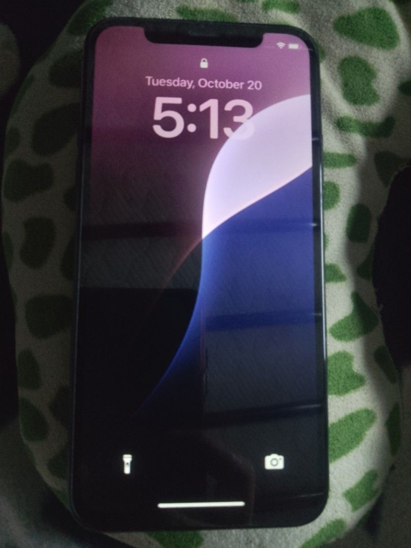 FS: Iphone XS 256g. (Category: iPhone X Series) located in Manila. Submitted by zenwater.7cc284 (Listing ID 1469247953, Image 2). Description: For sale iphone XS 256gb. P5200. Legit and not china brand. Battery health : 87% (makunat pa po) With truetone. Both Cam is perfectly working and in good condition. Honest issue : No face id. replaced Lcd for OLED type and not ordinary or cheap Lcd. RFS: Extra phone only. Still have my higher model iphone 