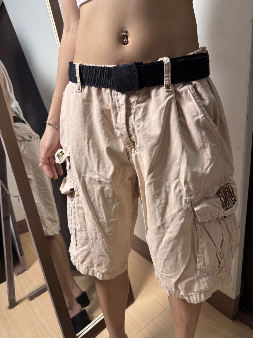 FUBU Cargo Shorts (Category: Other Bottoms) located in Manila. Submitted by thriftz2.spaze (Listing ID 1469362467, Image 2). Description: waist - 36 in length - 21 in hips - 43 in . ˖ ꒰𑁬 𝒎𝒐𝒅𝒆𝒍'𝒔 𝒎𝒆𝒂𝒔𝒖𝒓𝒆𝒎𝒆𝒏𝒕𝒔 ໒꒱ ˖ . ಄ XS body ಄ 26 waist ಄ 33-34 hips ಄ 30 bust ಄ 5'3 height . ˖ ꒰𑁬 𝒓𝒆𝒂𝒅 𝒃𝒆𝒇𝒐𝒓𝒆 Ü 𝒐𝒓𝒅𝒆𝒓 ໒꒱ ˖ . ⭒ kindly manage ur expectations ⭒ color may vary due to lighting ⭒ sold as-is. 𝓃ℴ returns/refunds.