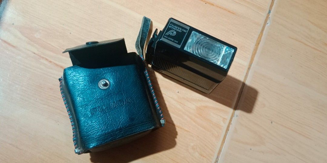 Fuji Fujicolor Strobo Camera Flash for sale (Category: Flashes) located in Bulacan. Submitted by Shoppe.Ups (Listing ID 1469288654, Image 1). Description: what you see is what you get meetups: guiguinto plaridel bulacan - J&T *(Payment First) - LBC COP/COD *(payment first for shipping fee only) -pickup / lalamove *mop: via gcash pm for interested.