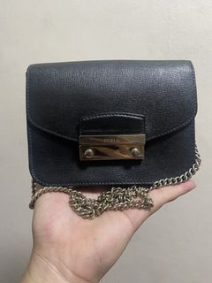 (Category: ) located in . Submitted by menggaypreloved (Listing ID 1469331386, Image 1). Description: .