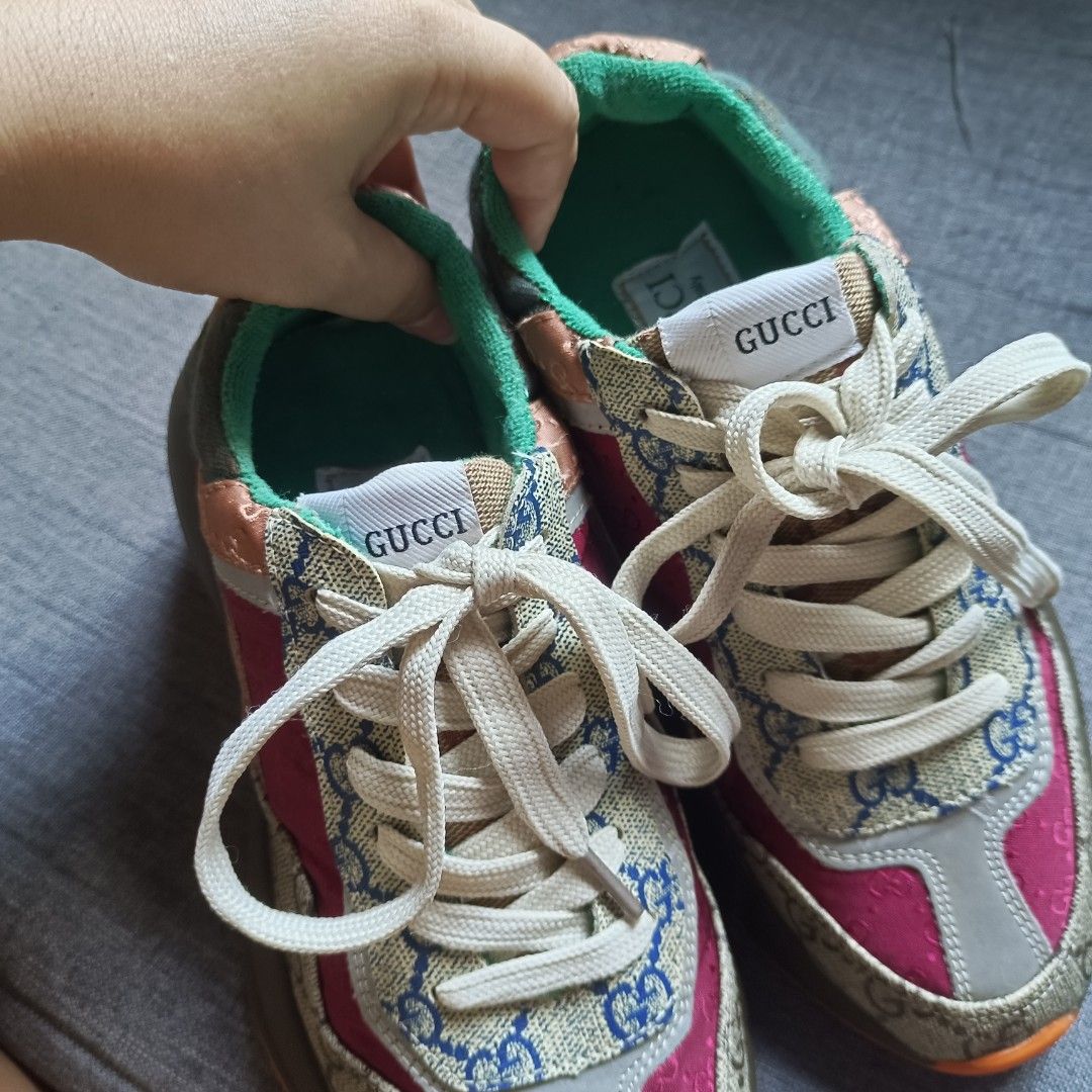 G U C C I (Category: Sneakers) located in Valenzuela. Submitted by meloluxcollections (Listing ID 1469212155, Image 2). Description: .