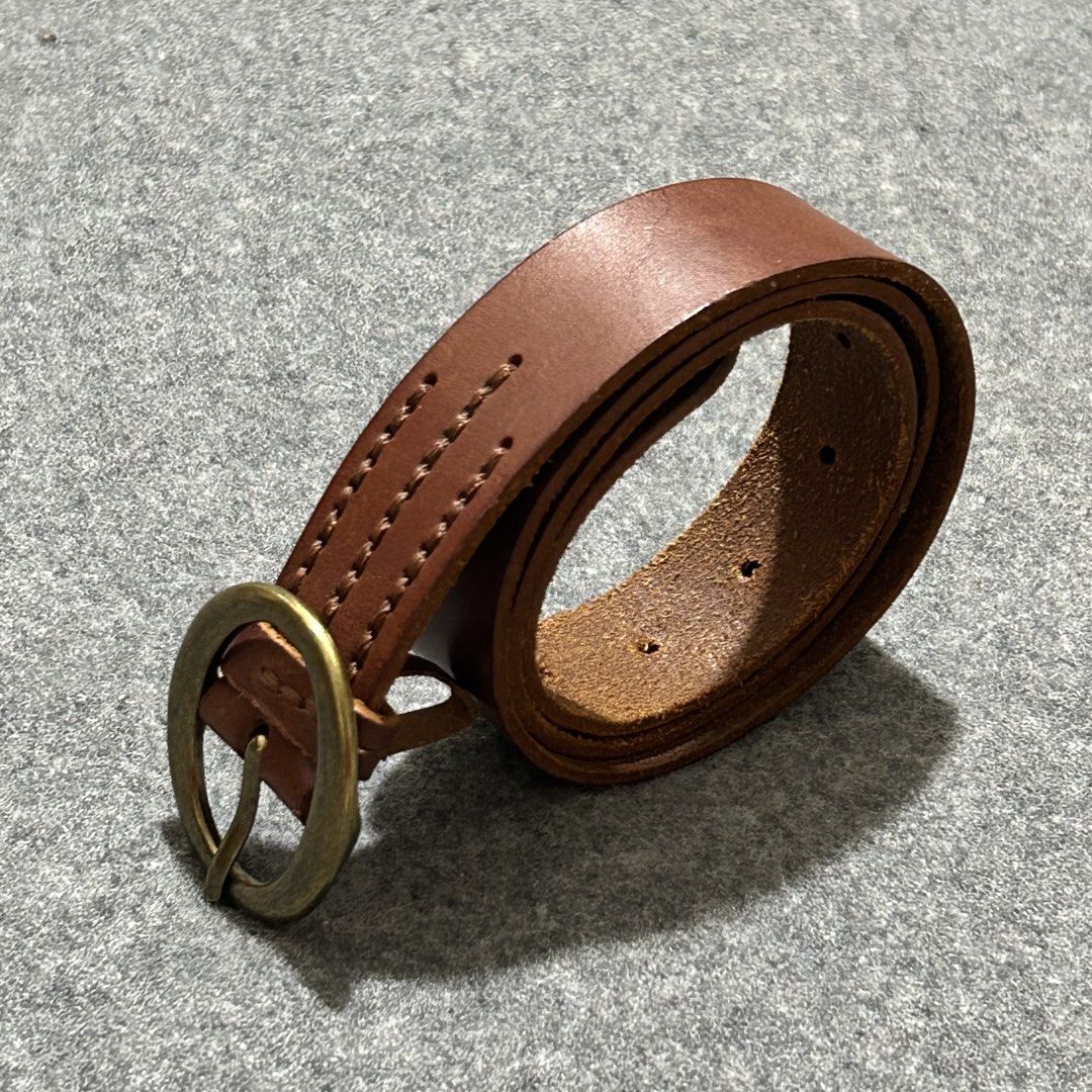 GAP - Solid Brass Buckle Leather Belt (29-33) (Category: Belts) located in Pasig City. Submitted by _rosasass_ (Listing ID 1469323571, Image 2). Description: Authntic Excellent condition For womens Waistline 29-33 Lengtg 37 inch width 1.1 inch.