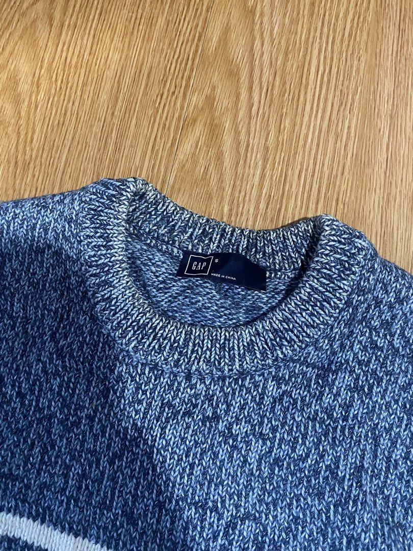 GAP knitted sweater (Category: Coats, Jackets and Outerwear) located in Lapu Lapu. Submitted by jess12-25-20005 (Listing ID 1469283237, Image 2). Description: Authentic Complete tags Small L25.5 W20 Condition: 9/10 Color rate: 9/10 No issue.