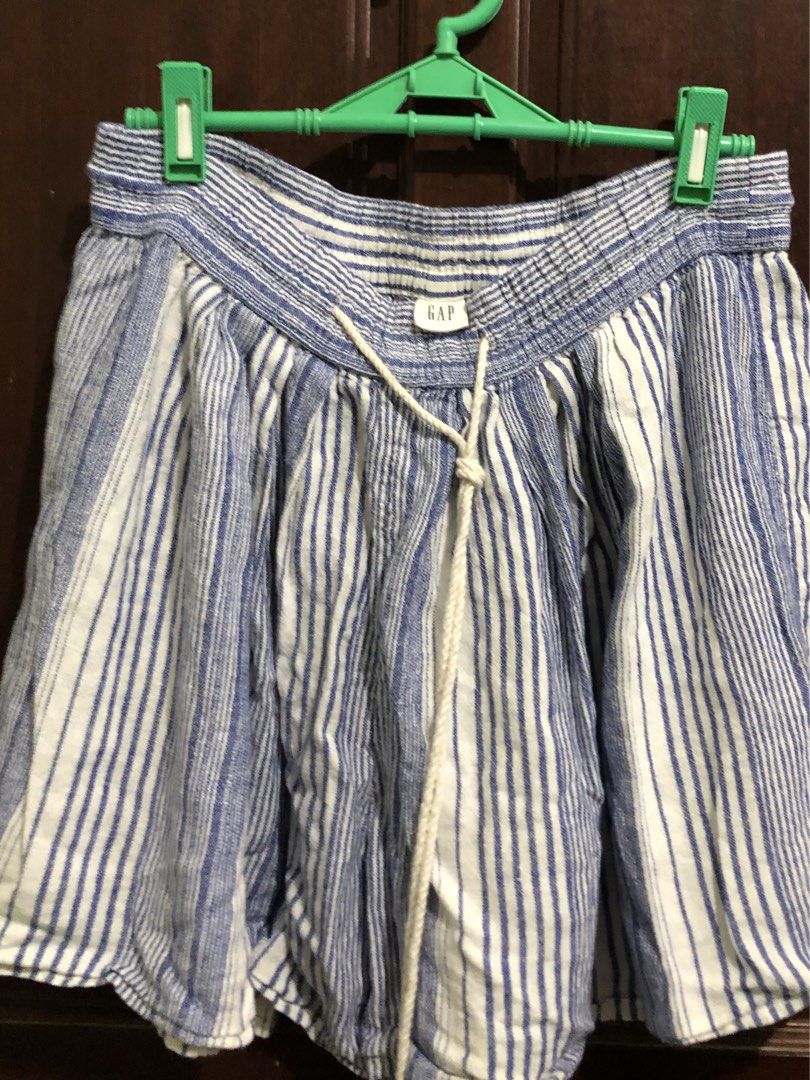Gap linen blue striped shorts (Category: Shorts) located in Balanga. Submitted by itsjuliaden07 (Listing ID 1469173862, Image 2). Description: .