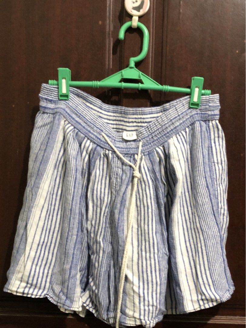 Gap linen blue striped shorts (Category: Shorts) located in Balanga. Submitted by itsjuliaden07 (Listing ID 1469173862, Image 3). Description: .
