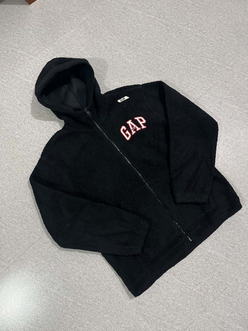 GAP SHERPA JACKET (Category: Coats, Jackets and Outerwear) located in Manila. Submitted by thriftniotits (Listing ID 1469294115, Image 2). Description: - Excellent Condition - No issue - Dimes - 23x27 - Color rate 9.8/10 Pm for more details!.
