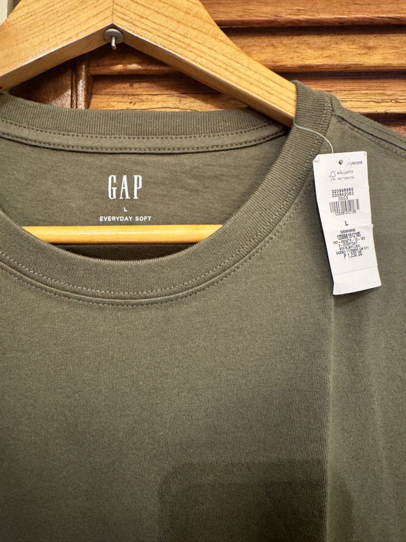 GAP Tshirt Take All 3 (Category: Tshirts & Polo Shirts ) located in Pasig City. Submitted by brothermikeandthe_mrs. (Listing ID 1467207270, Image 3). Description: GAP Tshirt Brand New with tag! ✔️Selling Price: Take All 3 for only P2,500 ✔️Price on Tag: P1,250 ✔️Original Size: Large - Width 22 inches Location: Pasig Colors: 1. Dark Green 2. Khaki on Tag (Beige) 3. Cedar on Tag .