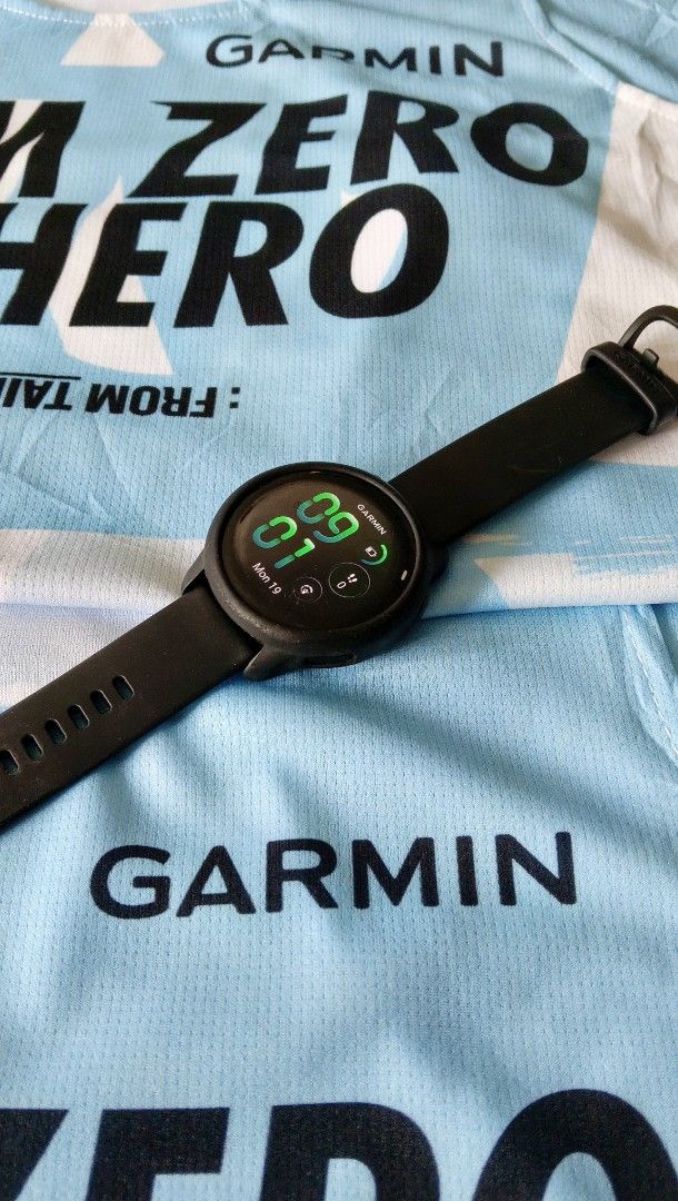 Garmin Running Singlet FROM ZERO TO HERO (Category: Activewear) located in Iloilo. Submitted by rapha.houseofactivewear.23 (Listing ID 1469166213, Image 2). Description: men XL on tag - fit to Large women L on tag - fit to Medium.