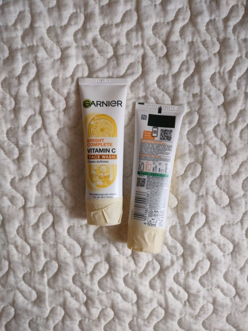 [GARNIER] Bright Complete Vitamin C Face Wash 50ml (Category: Face Care) located in Tabaco. Submitted by danielamc17 (Listing ID 1469275007, Image 2). Description: - brand new and sealed - 50ml loc: Albay mod: J&T.