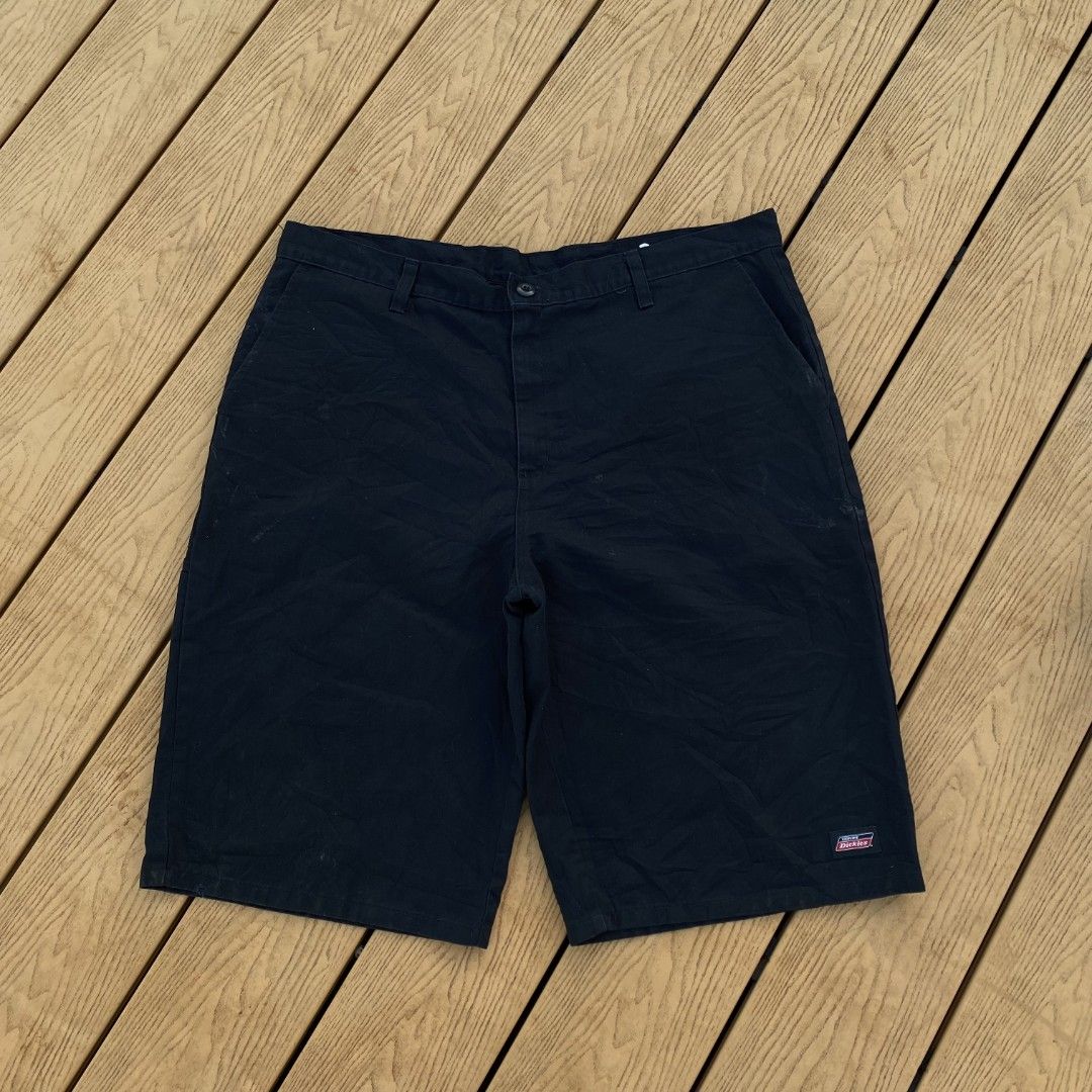 Genuine Dickies Double Patch shorts (Category: Shorts) located in San Francisco. Submitted by egylouise638632 (Listing ID 1469294147, Image 1). Description: Genuine Diçkies Double Patch shorts Size:38 Length:25 As new condition 10/10 color rate Need wash 650+shipping fee .