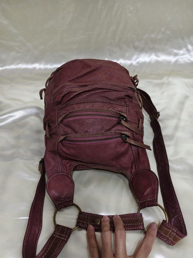 GENUINE LEATHER BAGPACK 13/11" (Category: Backpacks) located in Gamu. Submitted by 2022bagsbunny (Listing ID 1469203301, Image 2). Description: .