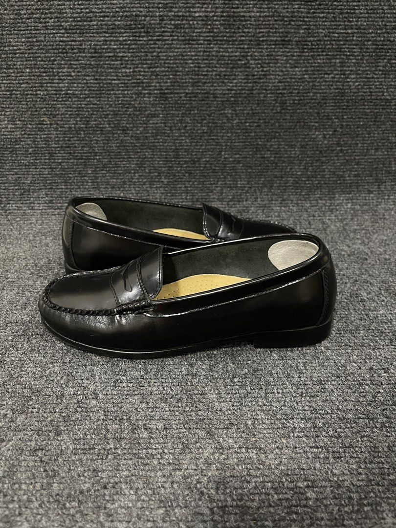 G.H BASS & Co. WEEJUNS (Category: Loafers) located in Koronadal. Submitted by dial_9506 (Listing ID 1469305680, Image 3). Description: wts!! 🗣️ G.H BASS & Co. WEEJUNS 7.5 womens / 38.5 euro / 24.5 cm -1680php FREE SHIPPING overall pair is in excellent condition will send more detailed pics upon request just dm me 👍🏿 IG : @DIAL9506_ 📍9506 mindanao.