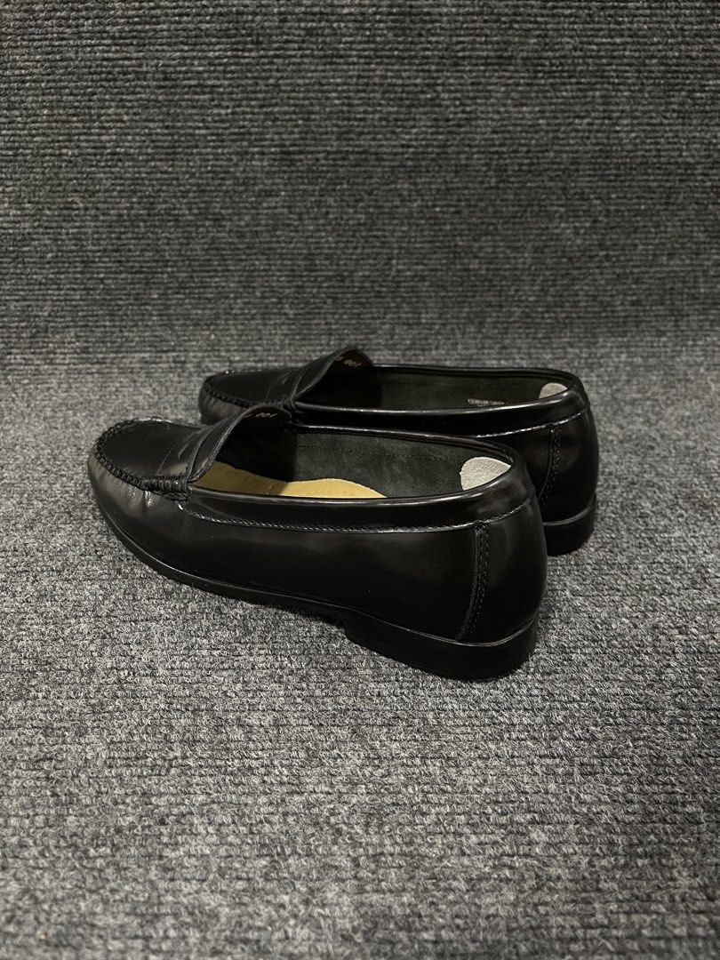 G.H BASS & Co. WEEJUNS (Category: Loafers) located in Koronadal. Submitted by dial_9506 (Listing ID 1469305680, Image 2). Description: wts!! 🗣️ G.H BASS & Co. WEEJUNS 7.5 womens / 38.5 euro / 24.5 cm -1680php FREE SHIPPING overall pair is in excellent condition will send more detailed pics upon request just dm me 👍🏿 IG : @DIAL9506_ 📍9506 mindanao.