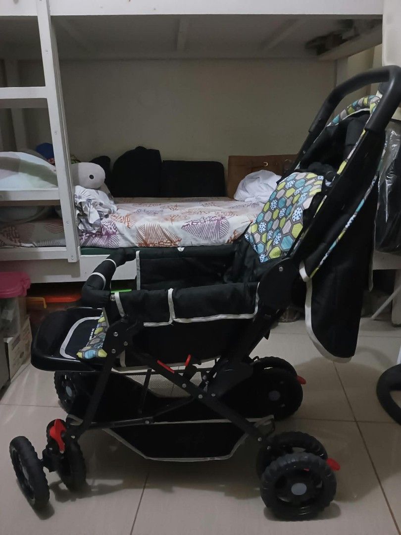 Giant Carrier Baby Stroller (Category: Strollers) located in Taguig. Submitted by javinmonkiel (Listing ID 1469273817, Image 2). Description: FOR SALE: Giant Baby Carrier Stroller 👶🍼 Only used a few times, so it’s still in pristine condition, clean, and well-maintained. Not heavily used and still looks great! RFS: No longer needed. Price: As posted. Pick-up only in Makati .