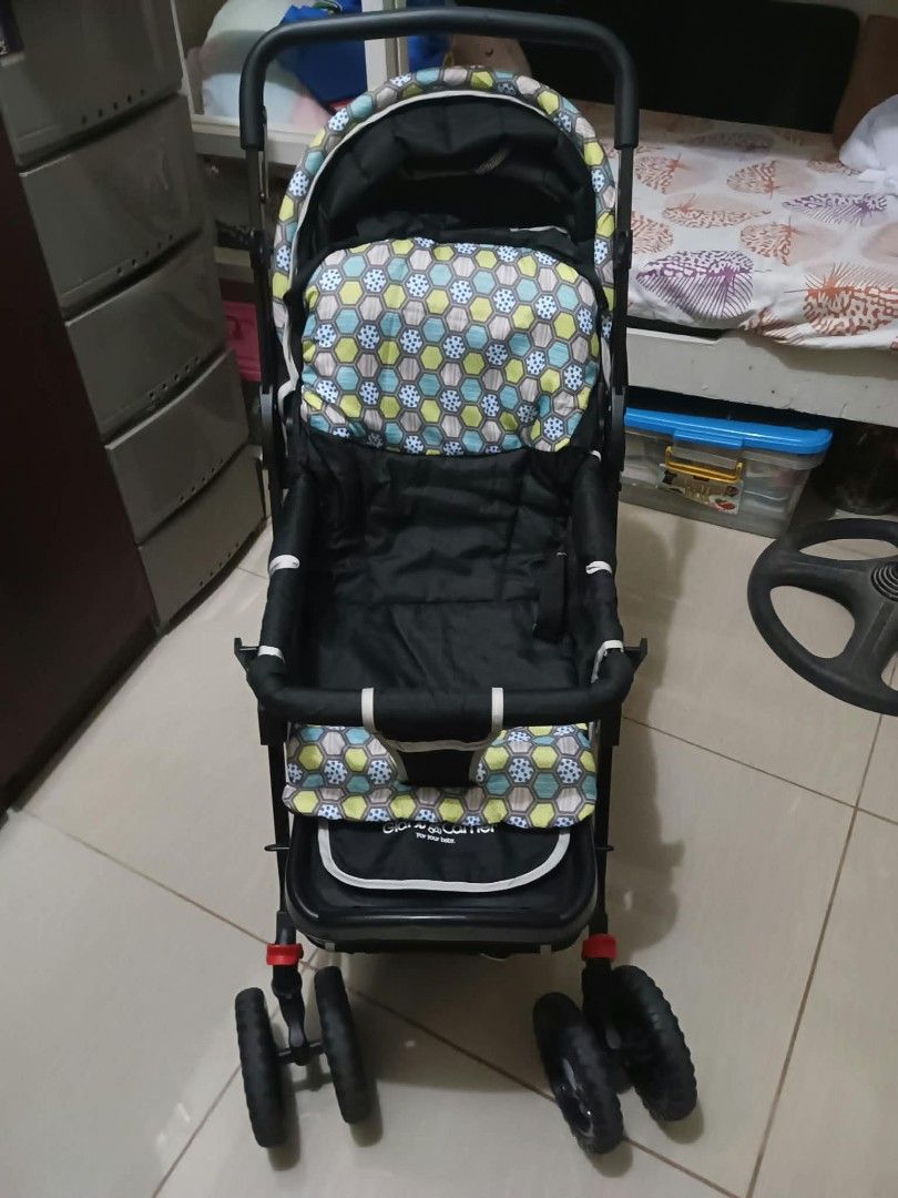 Giant Carrier Baby Stroller (Category: Strollers) located in Taguig. Submitted by javinmonkiel (Listing ID 1469273817, Image 3). Description: FOR SALE: Giant Baby Carrier Stroller 👶🍼 Only used a few times, so it’s still in pristine condition, clean, and well-maintained. Not heavily used and still looks great! RFS: No longer needed. Price: As posted. Pick-up only in Makati .