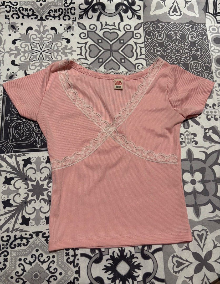 Girl Code Knitted Top (Category: Blouses) located in Marikina City. Submitted by shanctuarykrrt (Listing ID 1469359938, Image 1). Description: .