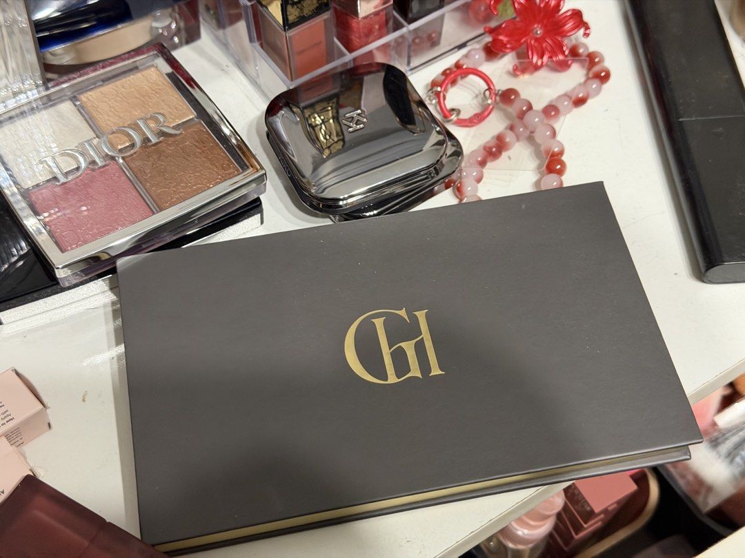 Glam Hour Eyeshadow Palette (Category: Makeup) located in Valenzuela. Submitted by ashellay (Listing ID 1469350112, Image 3). Description: - Brand: Glam Hour - 10 gorgeous shades: Clout, 9 to 5, Alibi, Date Night, Malice, Impulsive, Rhino, Hot Tea, Gossip, and Ego - Mix of highly pigmented matte and shimmer finishes - Great range of neutrals, warm tones, and bold colors for everyday or evening looks - Convenient built-in mirror inside the lid - E