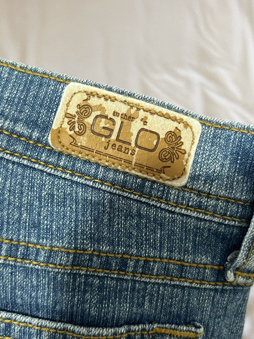 Glo Jeans Medium Wash Flared Cut (Category: Jeans) located in Angeles City. Submitted by ferriccii (Listing ID 1469256359, Image 3). Description: Stated as size 3 on the tag Never wore it, but the tag on the back of the jeans got a little scuffed from the amount of time it’s been stored in my closet.