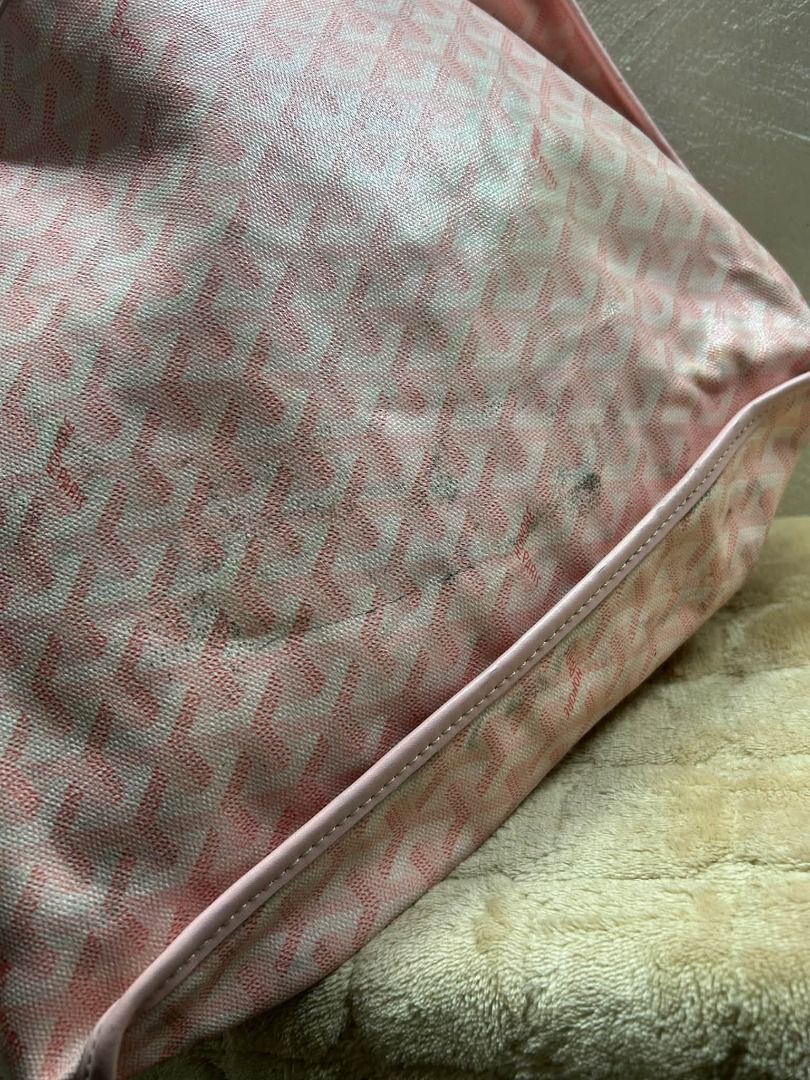 GOYARD PINK TOTE BAG (Category: Tote Bags) located in Caloocan City. Submitted by j3ngsanity (Listing ID 1469298933, Image 3). Description: COMPLETE WITH WALLET / CODED ISSUE : MIN SIGN OF USAGE / NEED CLEANING / MIN LEATHER SCRATCH.