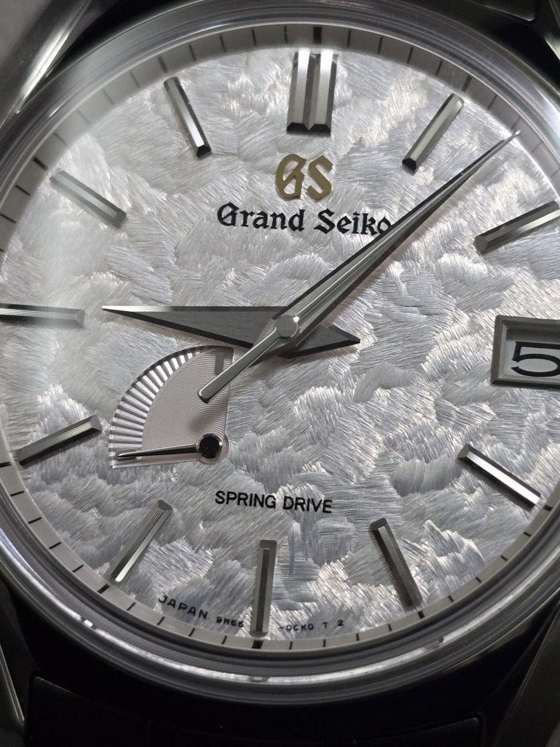 Grand Seiko Shunbun (Category: Luxury Watches) located in Manila. Submitted by ddc77 (Listing ID 1469244889, Image 3). Description: Grand Seiko ShunBun Ref. SBGA413 Bnew 9.9/10 condition Oct 2026 card Complete inclusions: box, card, papers, tags, etc. ₱380,000.