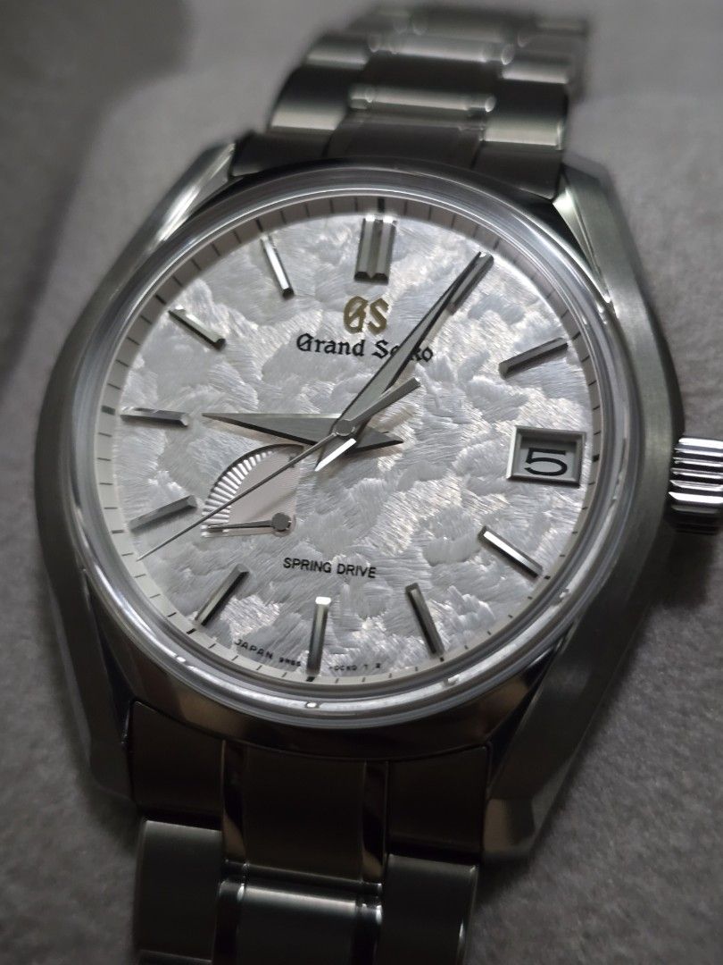 Grand Seiko Shunbun (Category: Luxury Watches) located in Manila. Submitted by ddc77 (Listing ID 1469244889, Image 1). Description: Grand Seiko ShunBun Ref. SBGA413 Bnew 9.9/10 condition Oct 2026 card Complete inclusions: box, card, papers, tags, etc. ₱380,000.