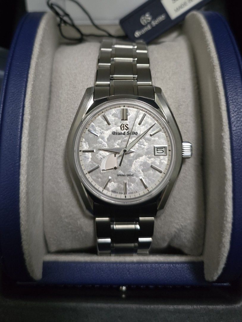 Grand Seiko Shunbun (Category: Luxury Watches) located in Manila. Submitted by ddc77 (Listing ID 1469244889, Image 2). Description: Grand Seiko ShunBun Ref. SBGA413 Bnew 9.9/10 condition Oct 2026 card Complete inclusions: box, card, papers, tags, etc. ₱380,000.