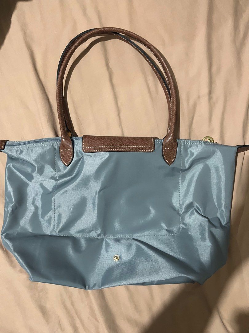 gray shoulder bag (Category: Tote Bags) located in Mandaue City. Submitted by zinniaxclaire (Listing ID 1469270892, Image 3). Description: Lc inspired only Used once Bag only .