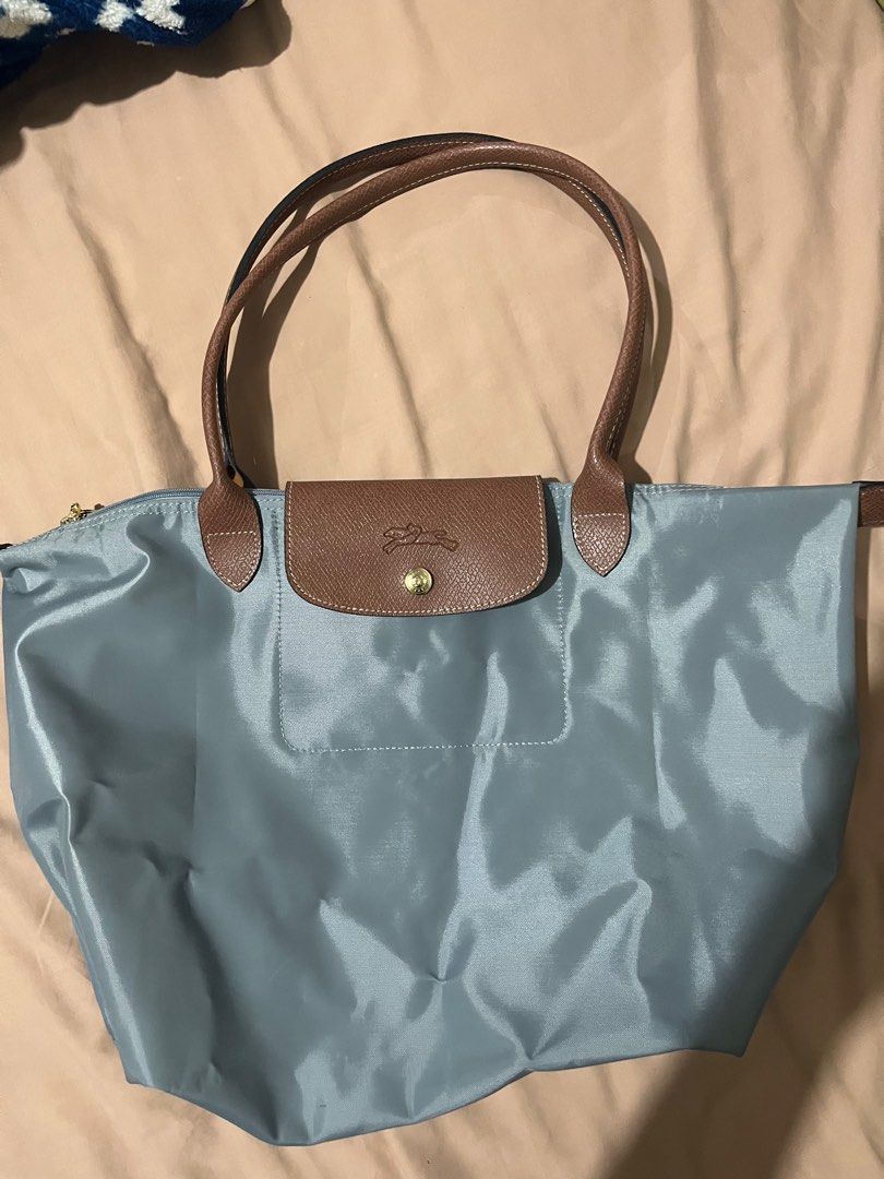 gray shoulder bag (Category: Tote Bags) located in Mandaue City. Submitted by zinniaxclaire (Listing ID 1469270892, Image 1). Description: Lc inspired only Used once Bag only .