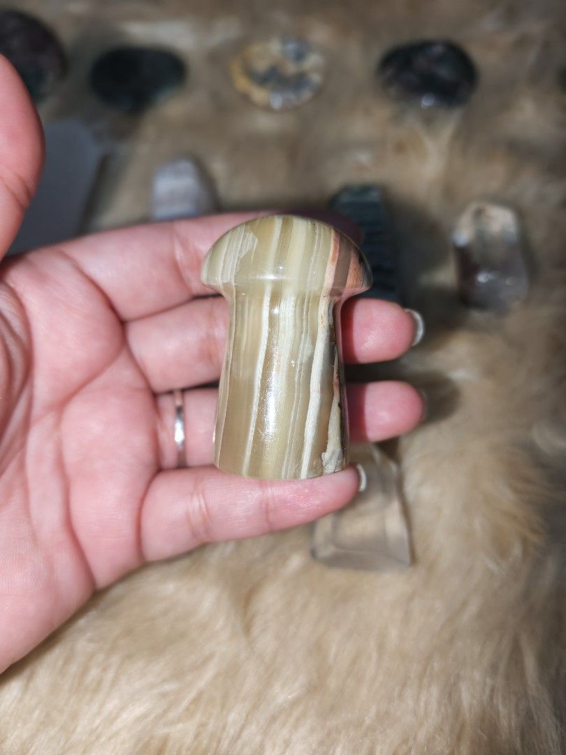 Green Banded onyx Mushroom (Category: Precious Stones) located in Quezon City. Submitted by piaoliangcollections.ph (Listing ID 1469247855, Image 2). Description: Get This mushroom for 1K there a little dent sa baba..