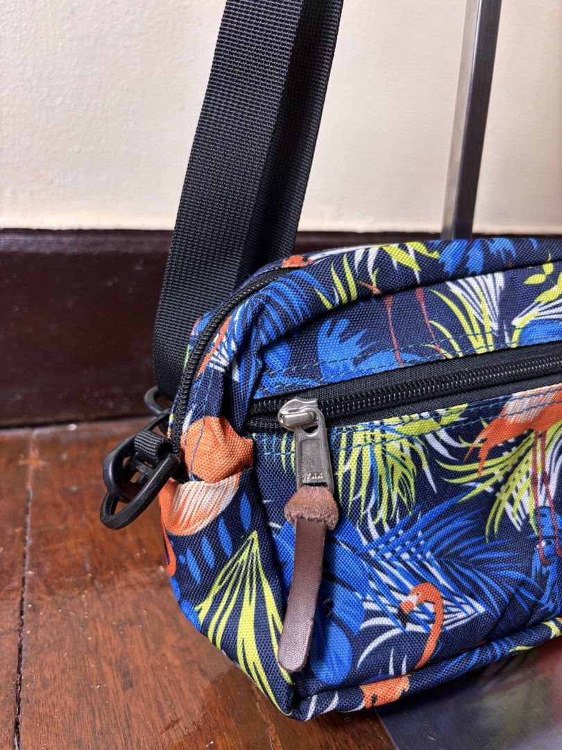 Gregory Crossbody Bag (Category: Cross-body Bags) located in Manila. Submitted by earlylifecrisis (Listing ID 1469162018, Image 3). Description: Condition 9.5/10 Measure it by inch Width: 11 Length: 6 Depth: 3 Handle: 19.5 •Refund / Returns not allowed allowed •Please do check the dimensions size on labels sometimes are not accurate on the sizing •Ask me before purchasing.