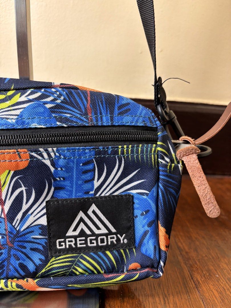 Gregory Crossbody Bag (Category: Cross-body Bags) located in Manila. Submitted by earlylifecrisis (Listing ID 1469162018, Image 2). Description: Condition 9.5/10 Measure it by inch Width: 11 Length: 6 Depth: 3 Handle: 19.5 •Refund / Returns not allowed allowed •Please do check the dimensions size on labels sometimes are not accurate on the sizing •Ask me before purchasing.