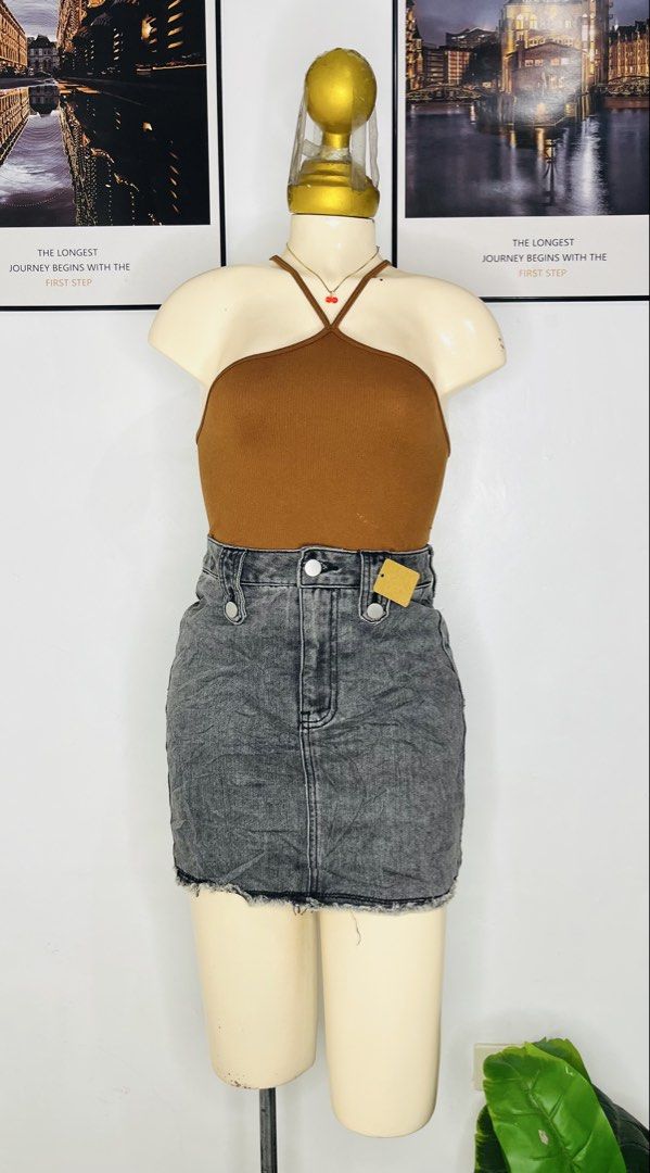 Grey Denim Skort | S 25-26 (Category: Skirts) located in Manila. Submitted by bengirlclothing (Listing ID 1469303531, Image 2). Description: - Size: (fits waist 25 to 26 inches) - Length: 16 inches - Color/Wash: Grey denim.