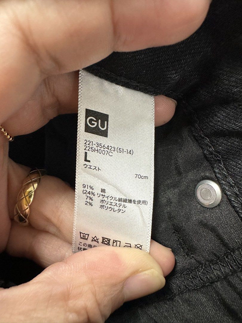 GU denim flare pants (Category: Jeans) located in Mabalacat. Submitted by lasantia (Listing ID 1469304424, Image 3). Description: GU denim flare pants Size: Large on tag (w: 30-32 L:39) Excellent condition Color rate: 10/10 Mop: gcash Loc: Pampanga .