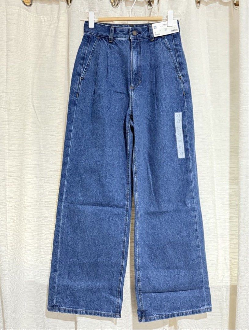 GU Denim Wide Leg Pants (Category: Jeans) located in Mariveles. Submitted by elicopter (Listing ID 1469190336, Image 1). Description: From GU Japan Store Used once only. Without tag price na Blue: XS (58cm) Waist - 24’ Length- 38-38.5’ Rise - 13’ Leg hole - 10.