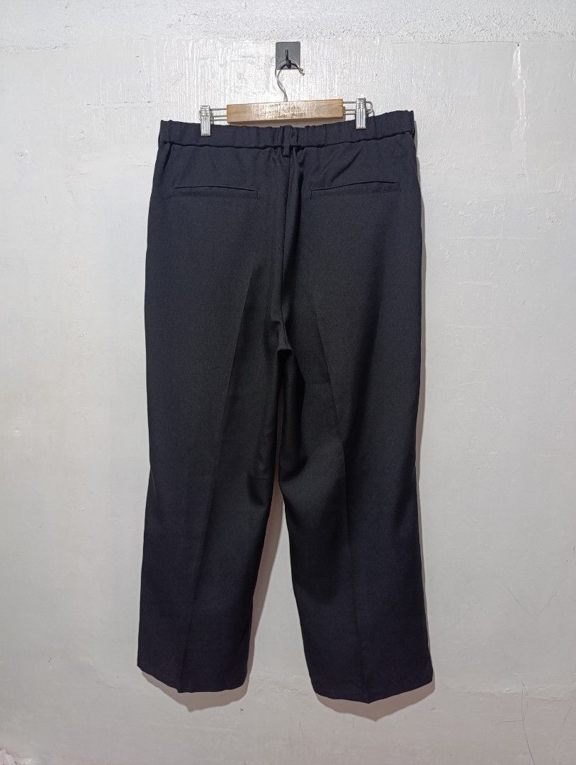 GU MEN BAGGY SLACKS (Category: Trousers) located in Bulacan. Submitted by frederickg80292 (Listing ID 1469173296, Image 3). Description: GU MEN BAGGY SLACKS - COLOR BLACK 📌 SIZE XL ON TAG 35-37 WAIST 40.7 LENGTH BRAND NEW CONDITION WITH EXTRA BUTTON 10/10 COLOR RATE NO ISSUE BAGONG BAGO 👌 880 + SF ONLY 💸 LOCATION SJDM BULACAN.